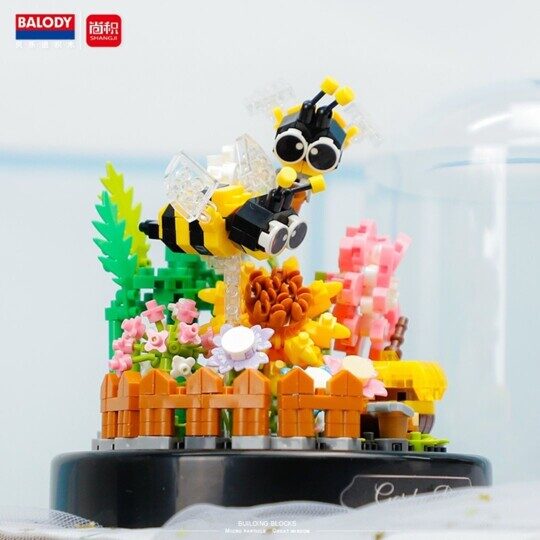 Конструктор Пчелы с цветами в колбе, Balody 16368