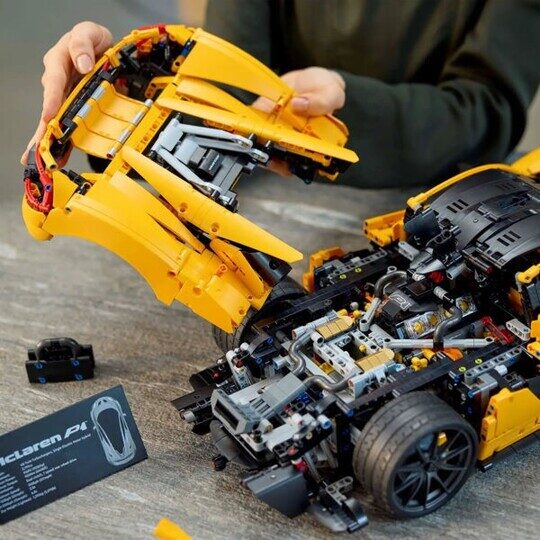 Конструктор Technic McLaren P1, 88810, 3893 дет., гоночная машина