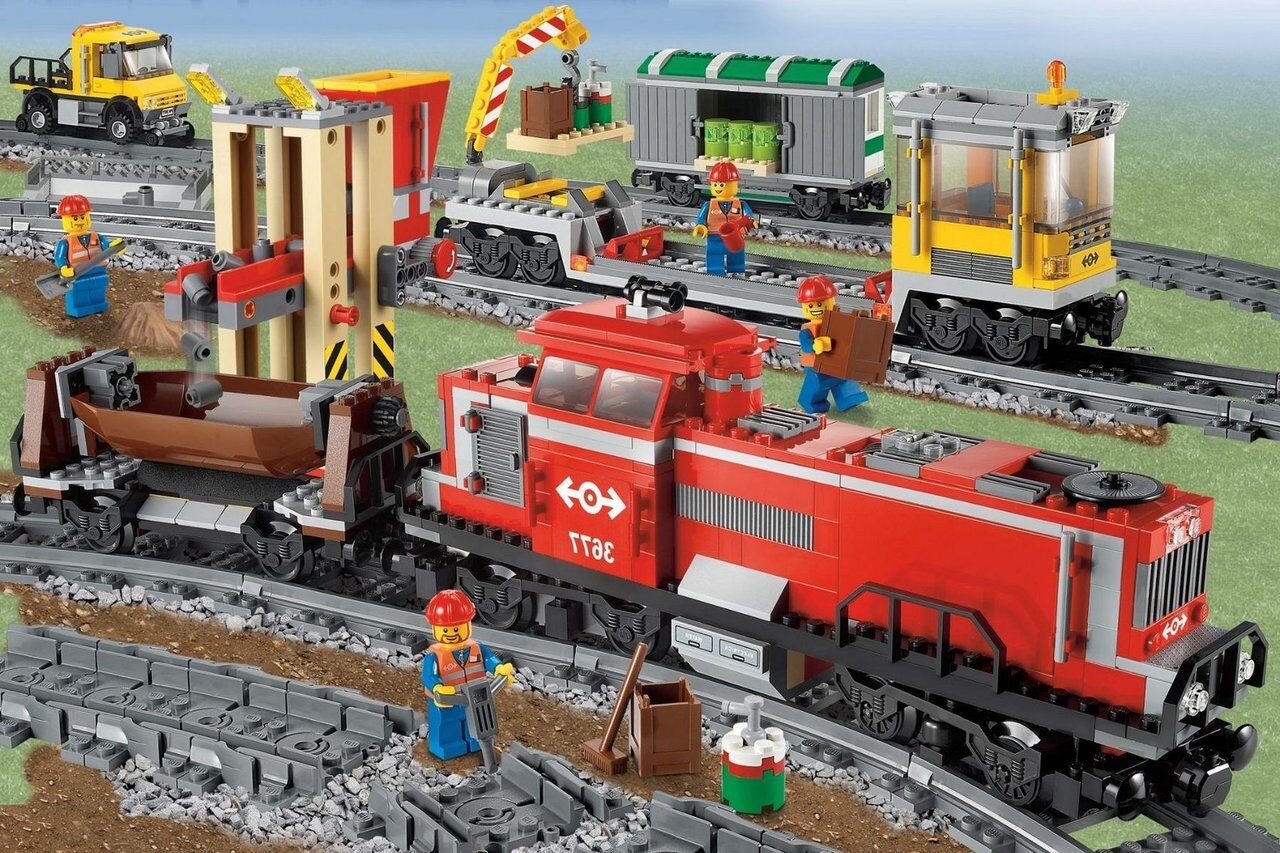 лего Красный товарный поезд на управлении, Lepin 02039, аналог 3677 ...