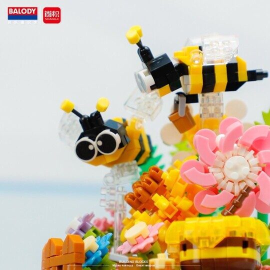 Конструктор Пчелы с цветами в колбе, Balody 16368